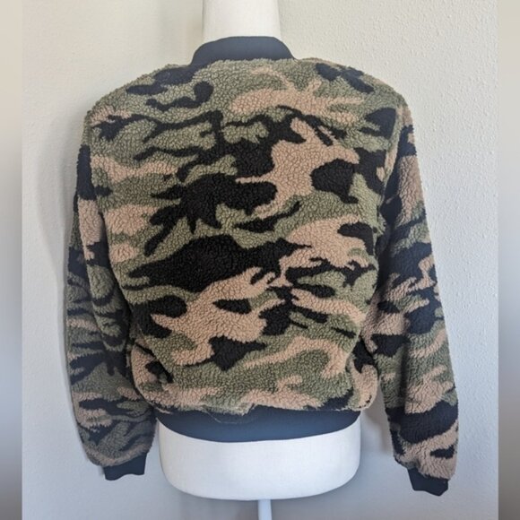 Rock‎ & Republic Camo Zip Up Sherpa Fleece Jacket Size Women's Small - Picture 6 of 8